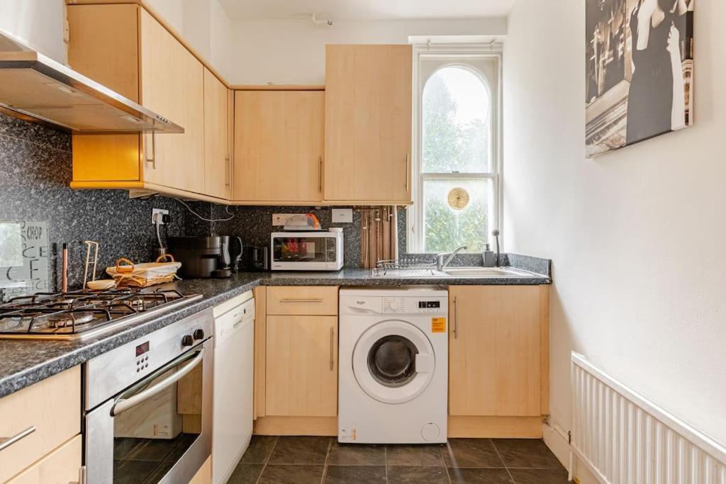 2 Bedroom Flat In St Johns Wood ロンドン エクステリア 写真